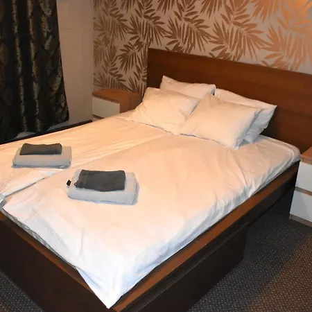 Manufaktura Bakery, Penthouse 200m, Prywatna Kamienica, Parking Strzezony לודז'